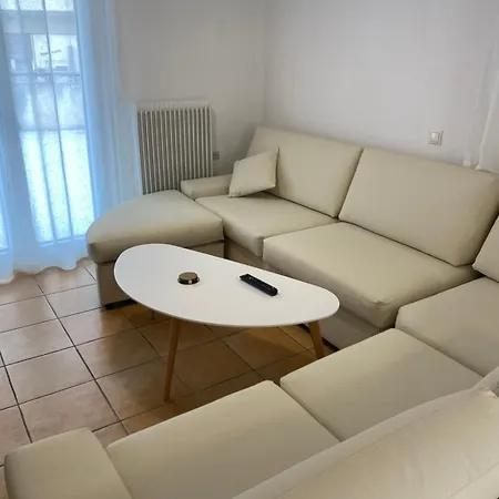 Nr1 White W Luxury Ba Between Train St. And Dt