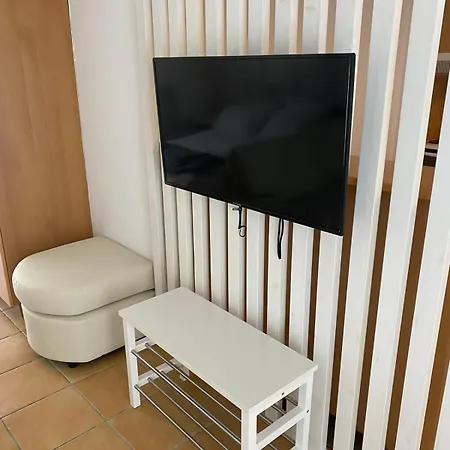 Nr1 White W Luxury Ba Between Train St. And Dt Appartement Larissa