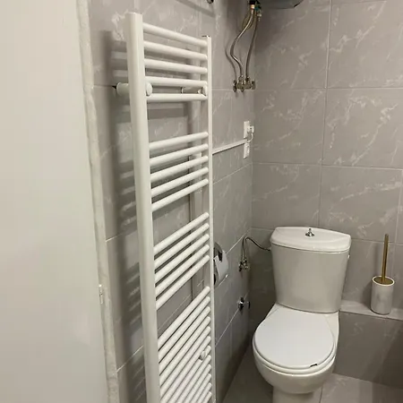 Nr1 White W Luxury Ba Between Train St. And Dt דירה לריסה