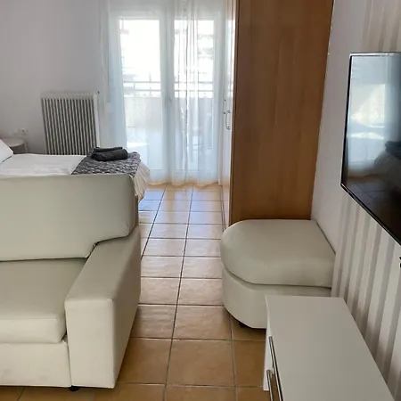 Nr1 White W Luxury Ba Between Train St. And Dt * לריסה