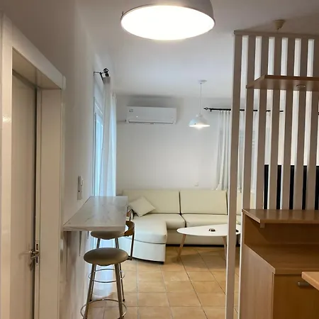 Nr1 White W Luxury Ba Between Train St. And Dt Apartament Larissa