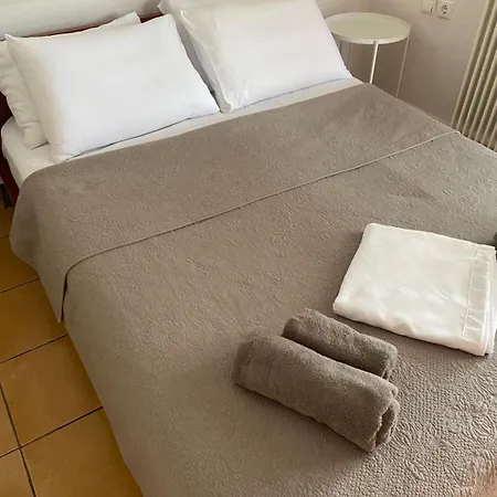 Nr1 White W Luxury Ba Between Train St. And Dt לריסה