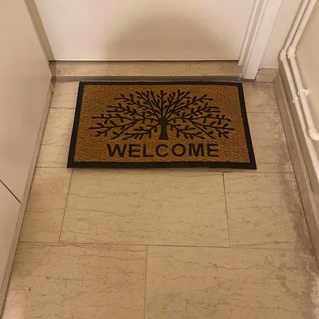 Nr1 White W Luxury Ba Between Train St. And Dt *