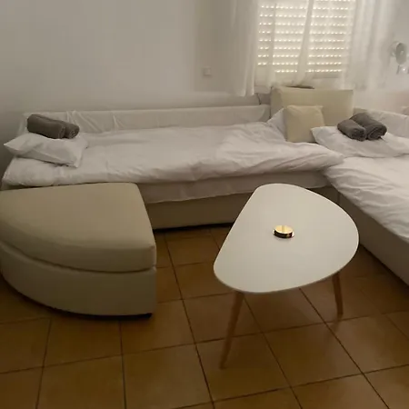 Appartement Nr1 White W Luxury Ba Between Train St. And Dt Larissa