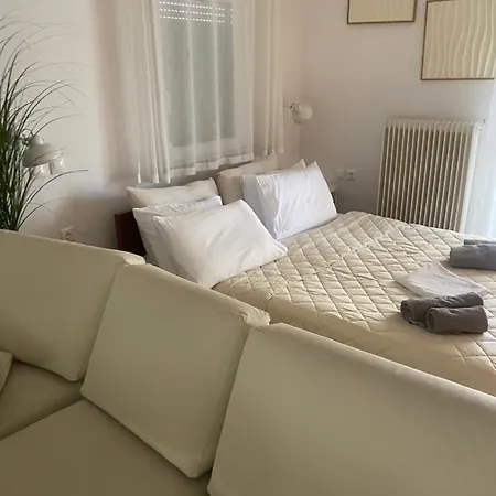 Nr1 White W Luxury Ba Between Train St. And Dt