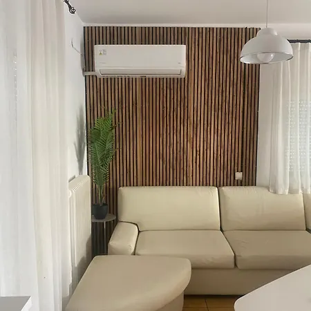 Nr1 White W Luxury Ba Between Train St. And Dt Appartement Larissa