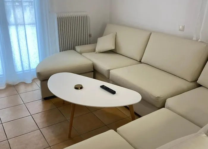 Nr1 White W Luxury Ba Between Train St. And Dt